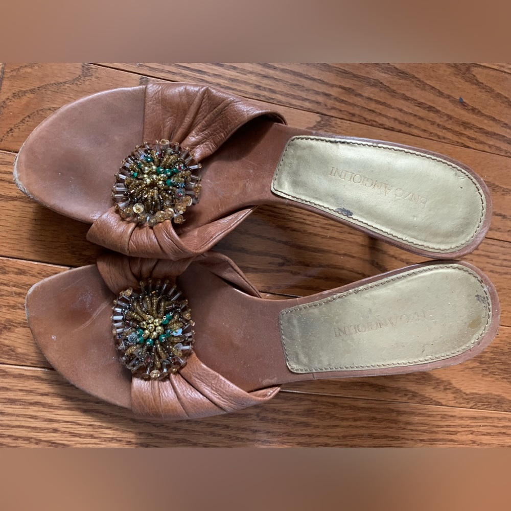 ENZO ANGIOLINI | 7 | Tan soft leather slides slip sandals beaded embellishment